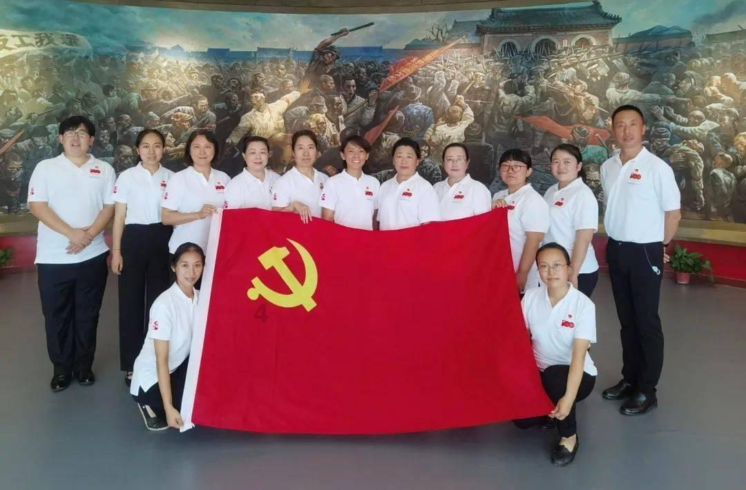 《年会不能停!》:贺岁档黑马是怎么对齐观众颗粒度的?